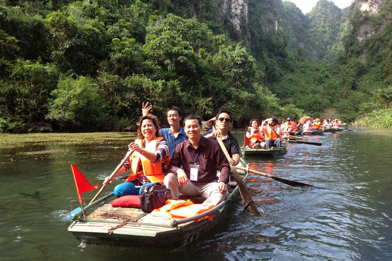 Full-Day Perfume Pagoda Tour of Hanoi